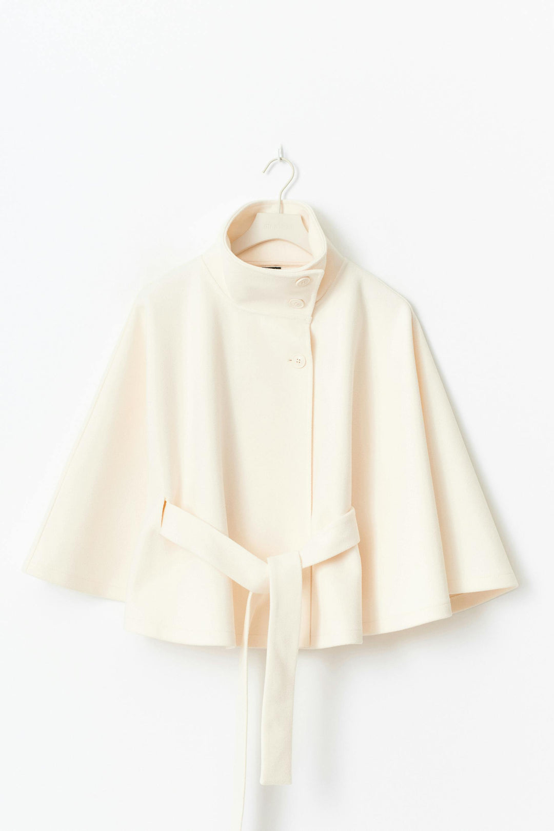 Veste cape femme ceinturée oversize avec col montant élégant