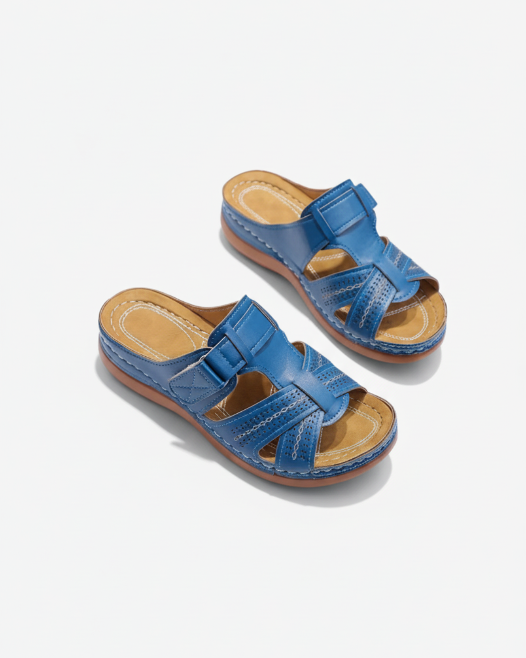 Sandales à enfiler à empeigne découpée avec sangle à boucle - bout ouvert