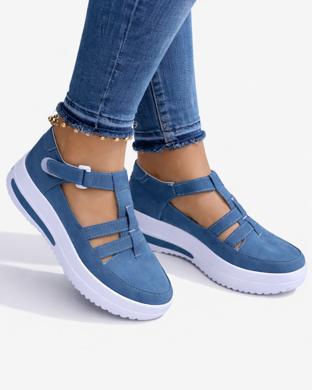 Chaussures compensées avec bride réglable et design à découpes - bout fermé