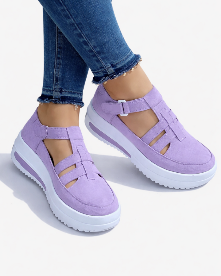 Chaussures compensées avec bride réglable et design à découpes - bout fermé