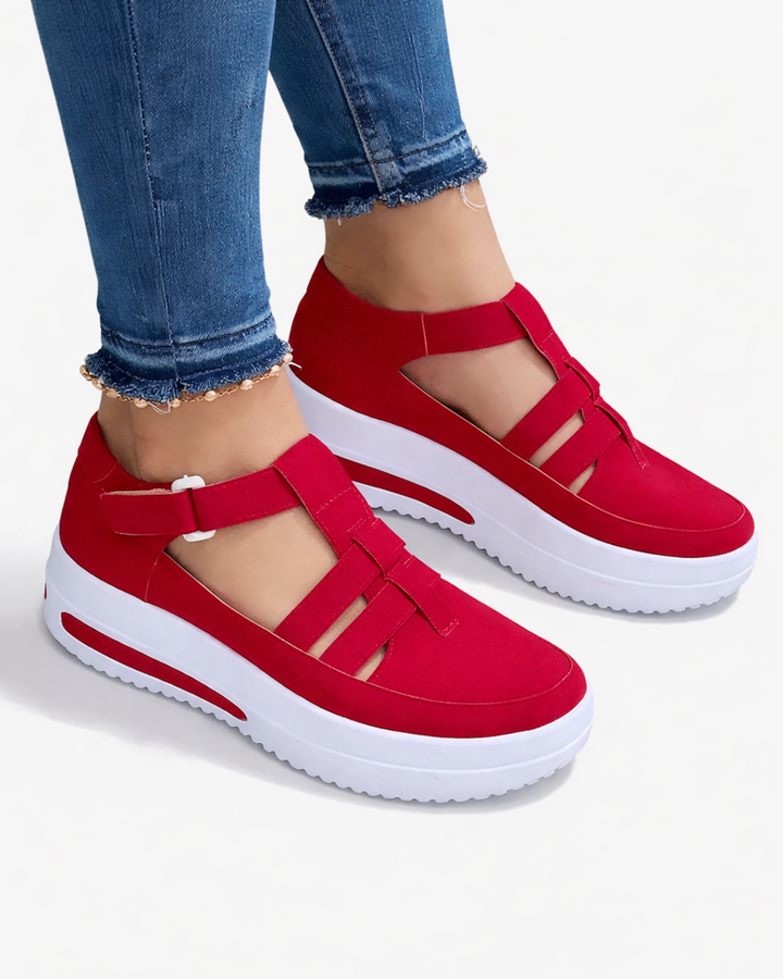 Chaussures compensées avec bride réglable et design à découpes - bout fermé