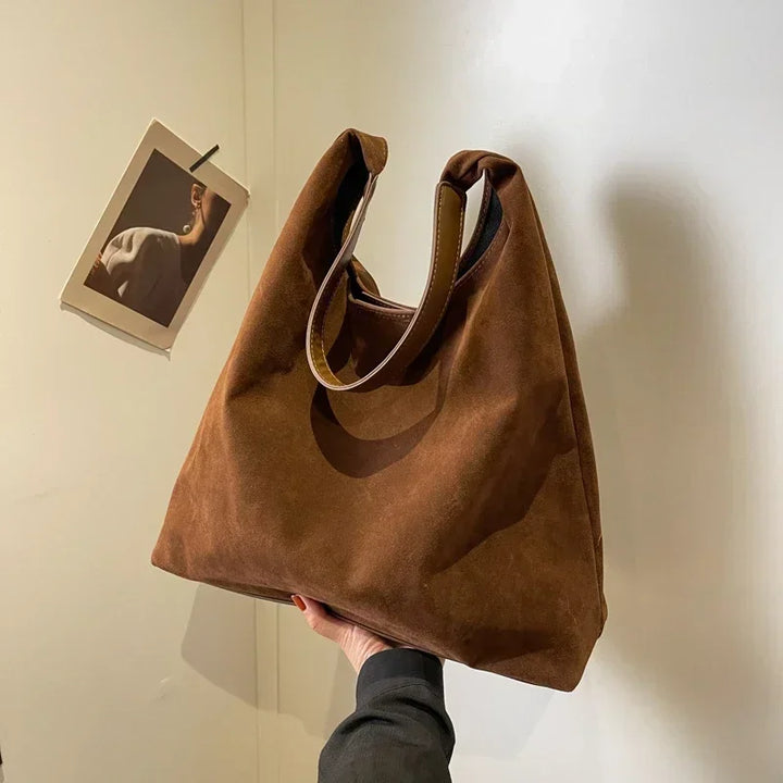 Sac cabas femme en suédine marron grand format souple élégant