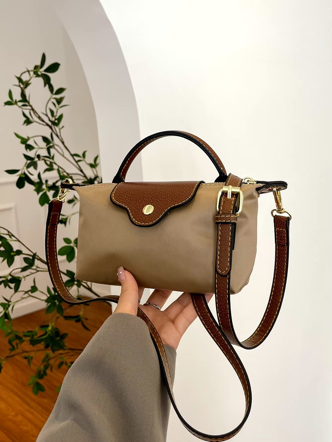 Sac mini femme format compact bandoulière réglable élégant