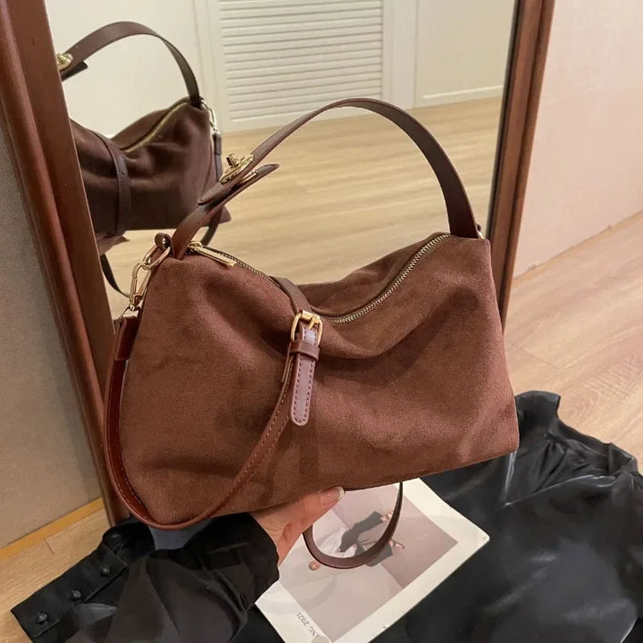 Sac satchel femme en suédine marron structurée détails dorés bandoulière