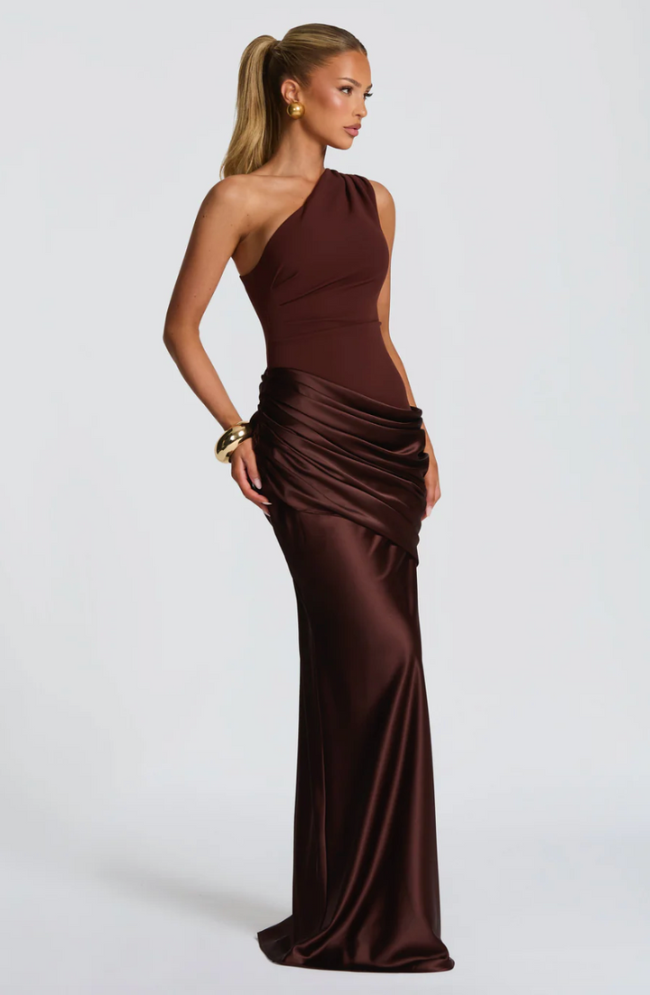 Robe longue asymétrique femme une épaule satin fluide taille drapée