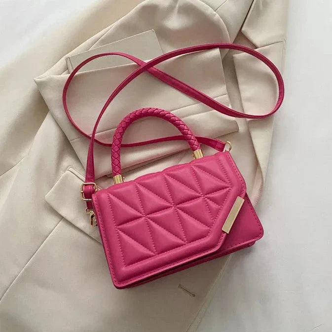 Sac bandoulière matelassé femme rabat asymétrique bandoulière réglable