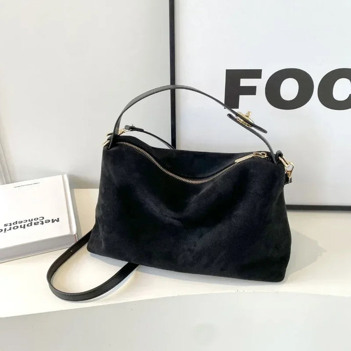 Sac satchel femme en suédine marron structurée détails dorés bandoulière
