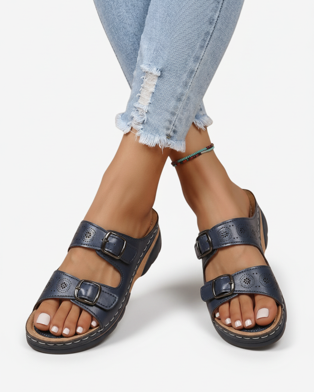 Sandales à bout ouvert avec petit talon compensé et double boucle