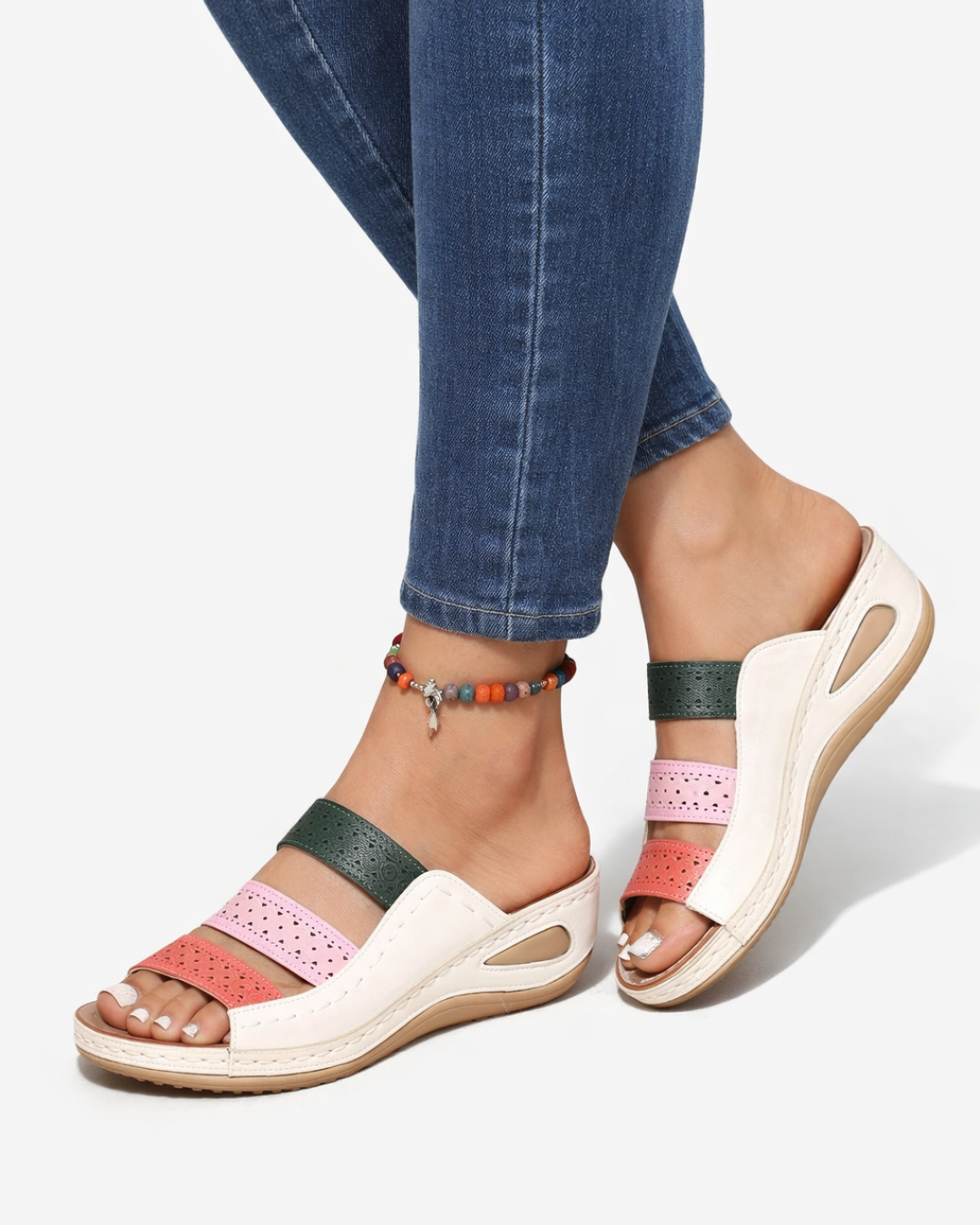 Sandales slides chic à brides multicolores avec talon compensé