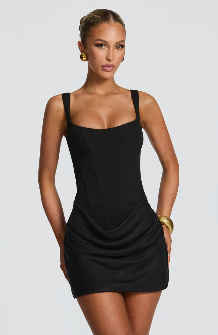 Robe mini bodycon femme col carré coupe ajustée élégante