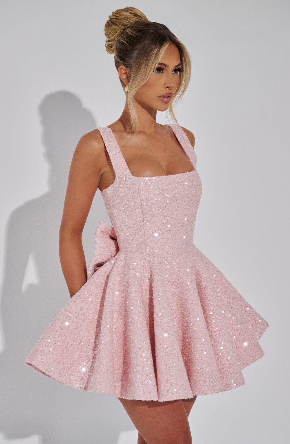 Robe mini à sequins femme encolure carrée bretelles réglables élégante