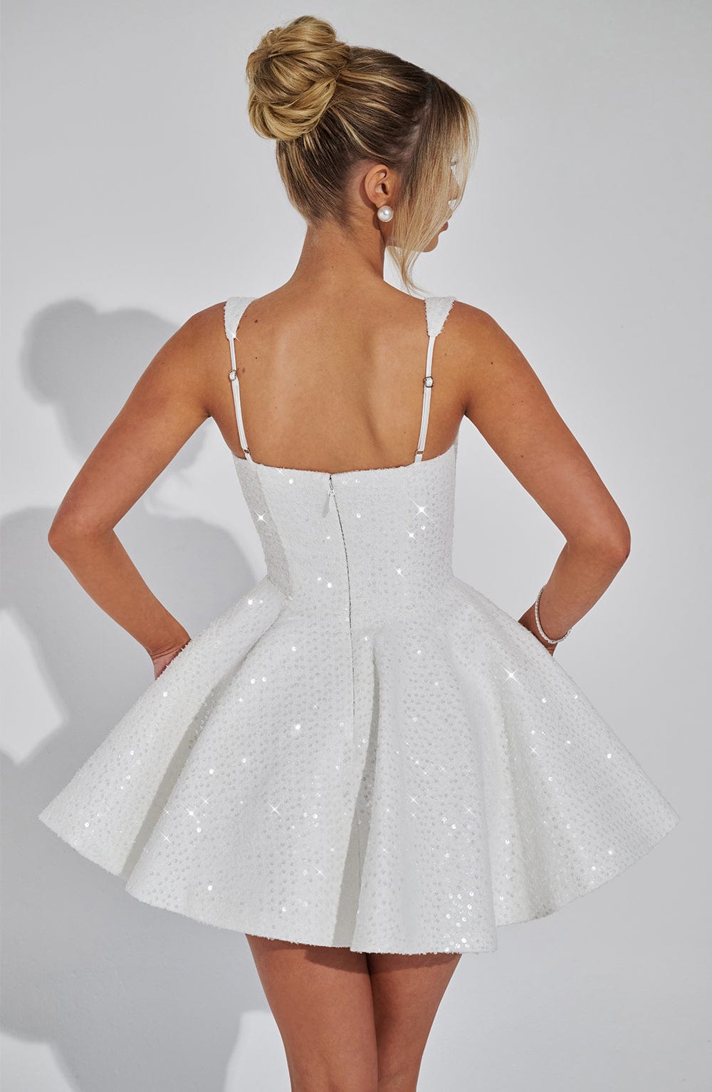 Robe mini à sequins femme encolure carrée bretelles réglables élégante
