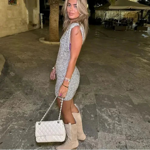 Robe courte à sequins femme col V coupe ajustée tissu stretch
