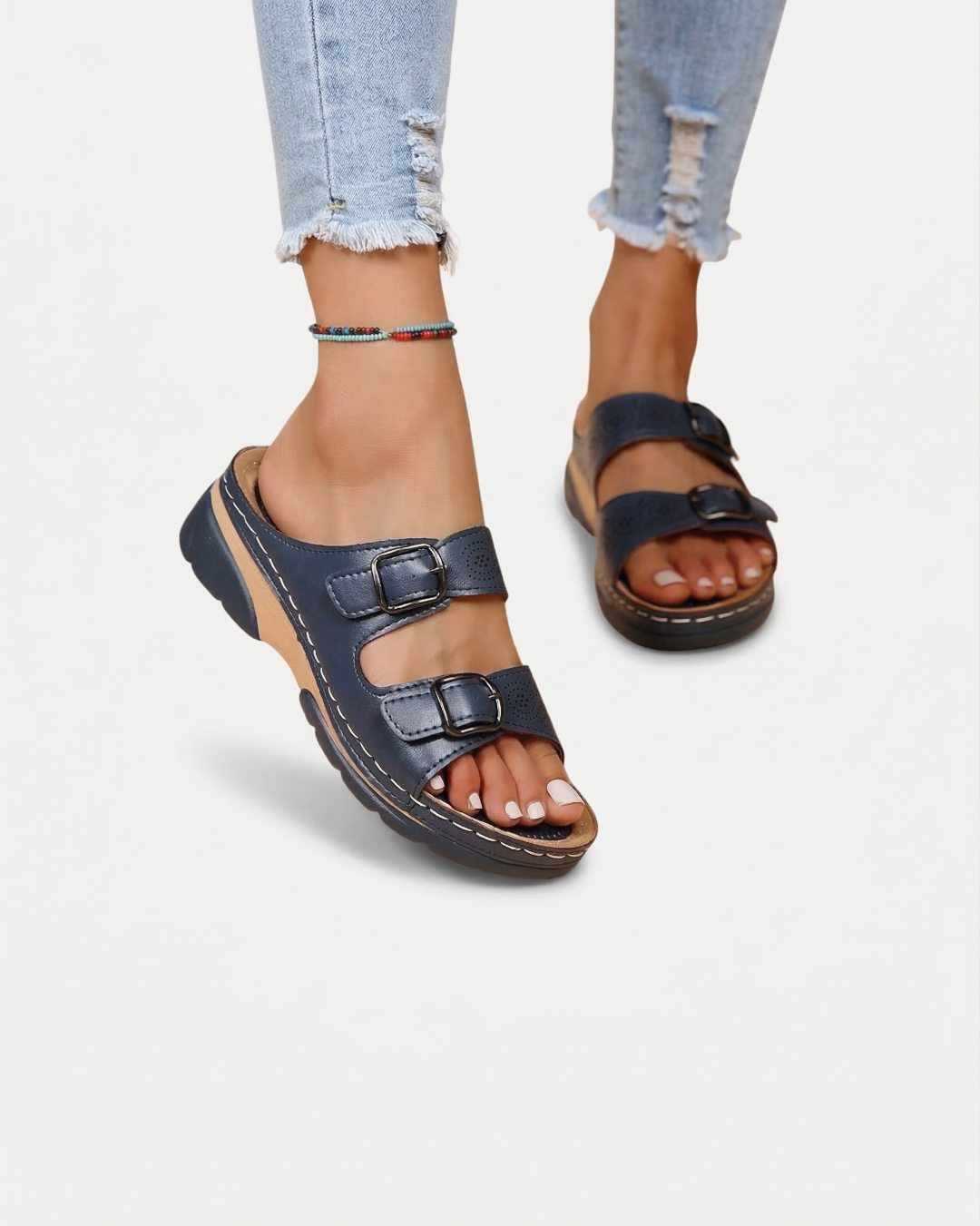 Sandales à bout ouvert avec petit talon compensé et double boucle